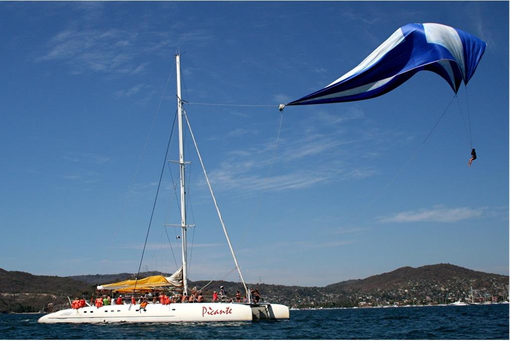 Snorkel Picante Catamaran